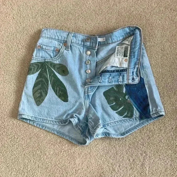 LEVI'S X FARM RIBCAGE WOMEN'S SHORTS in size 25 - Picture 2 of 6